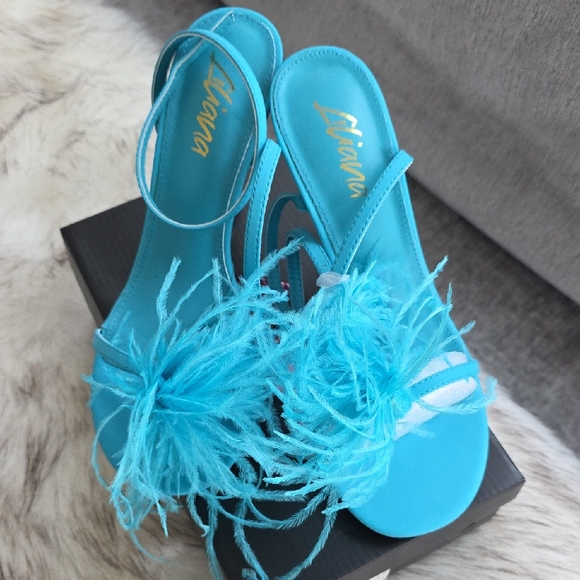 Liliana Turquoise Feathered Women's Sandals Sz 9 - Picture 2 of 10